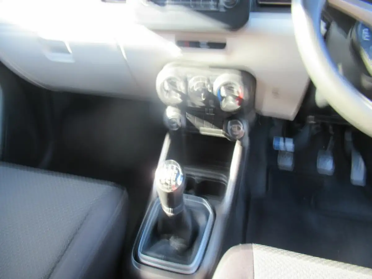 2017-suzuki-ignis-12-dualjet-sz3-big-16