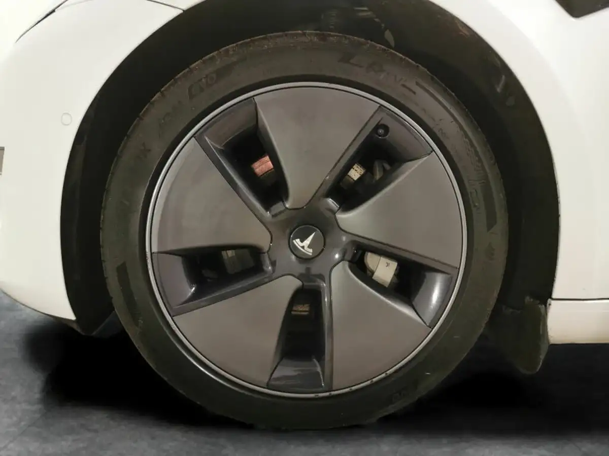2022-tesla-model-3-e-long-range-big-22