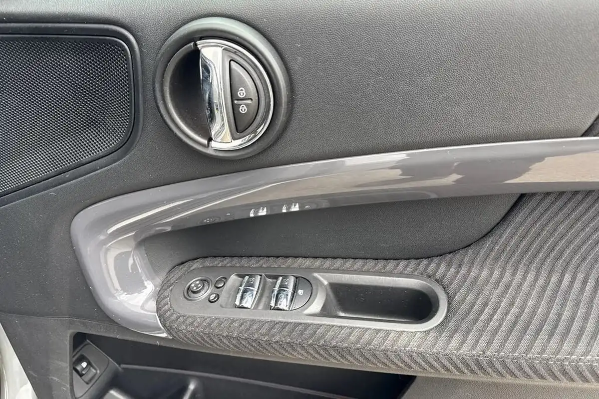 2019-mini-countryman-15-cooper-s-e-phev-exclusive-comfortnav-plusss-big-17