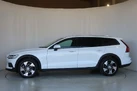 2021-volvo-v60-20-b5-cross-country-small-15