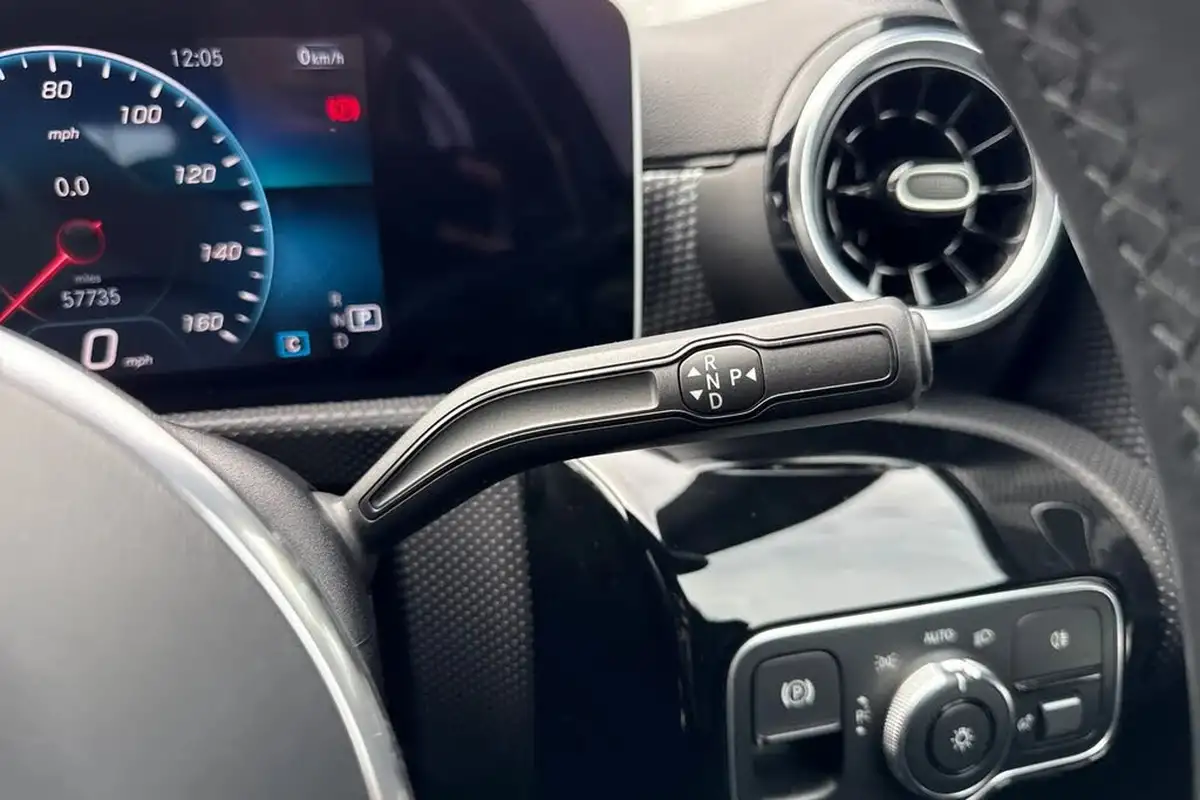 2019-mercedes-benz-a-class-15d-a180d-sport-executive-hatchback-5d-7g-dct-big-41