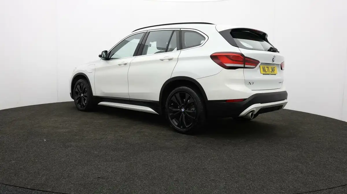 2021-bmw-x1-15-xdrive-25e-phev-sport-big-4