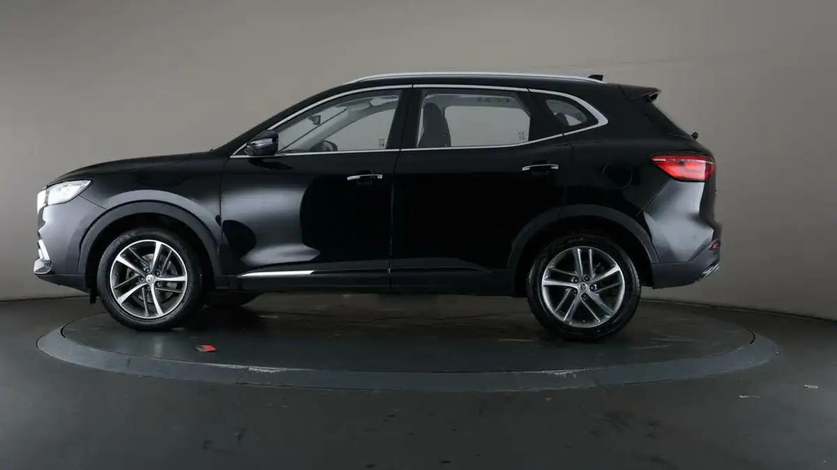 2022-mg-hs-15t-gdi-exclusive-162ps-big-35
