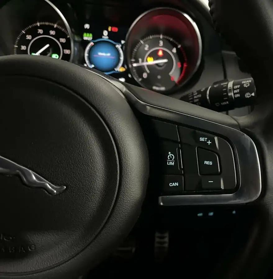 2019-jaguar-e-pace-20-i4d-r-dynamic-150ps-big-19