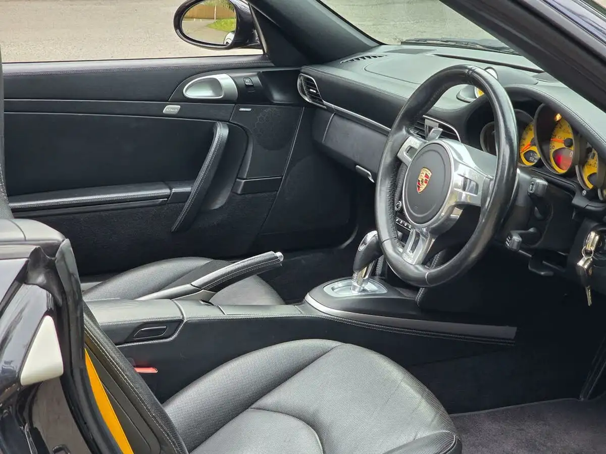 2011-porsche-911-38-turbo-s-cabriolet-big-18