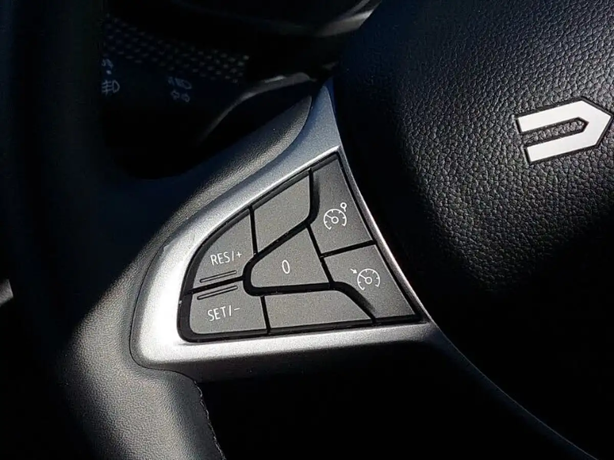 2023-dacia-sandero-10-tce-expression-90bhp-big-17