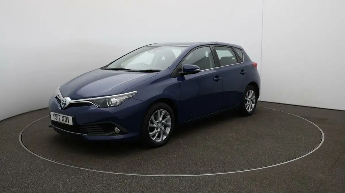 2017-toyota-auris-18-vvt-i-hsd-business-edition-tss-hatchback-big-3