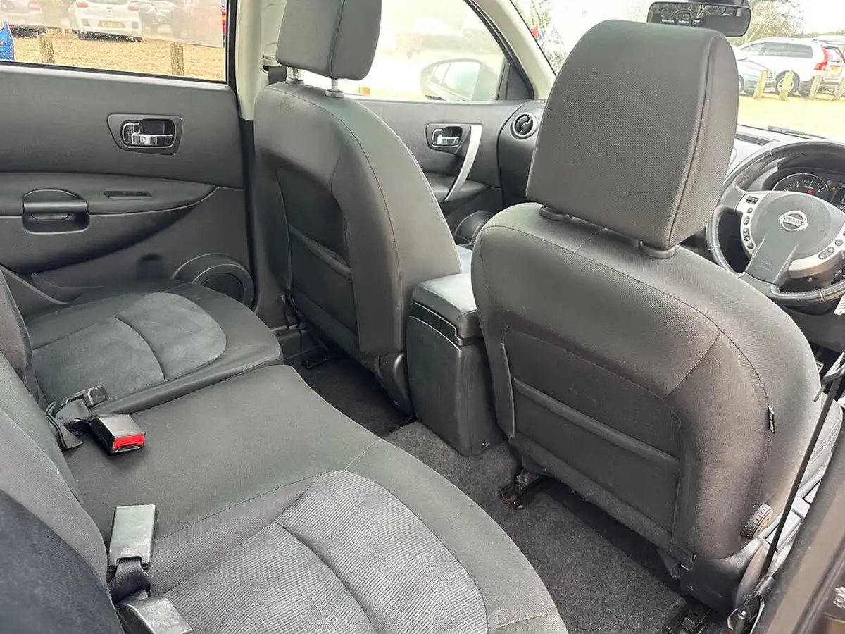 2011-nissan-qashqai2-15td-n-tec-big-8
