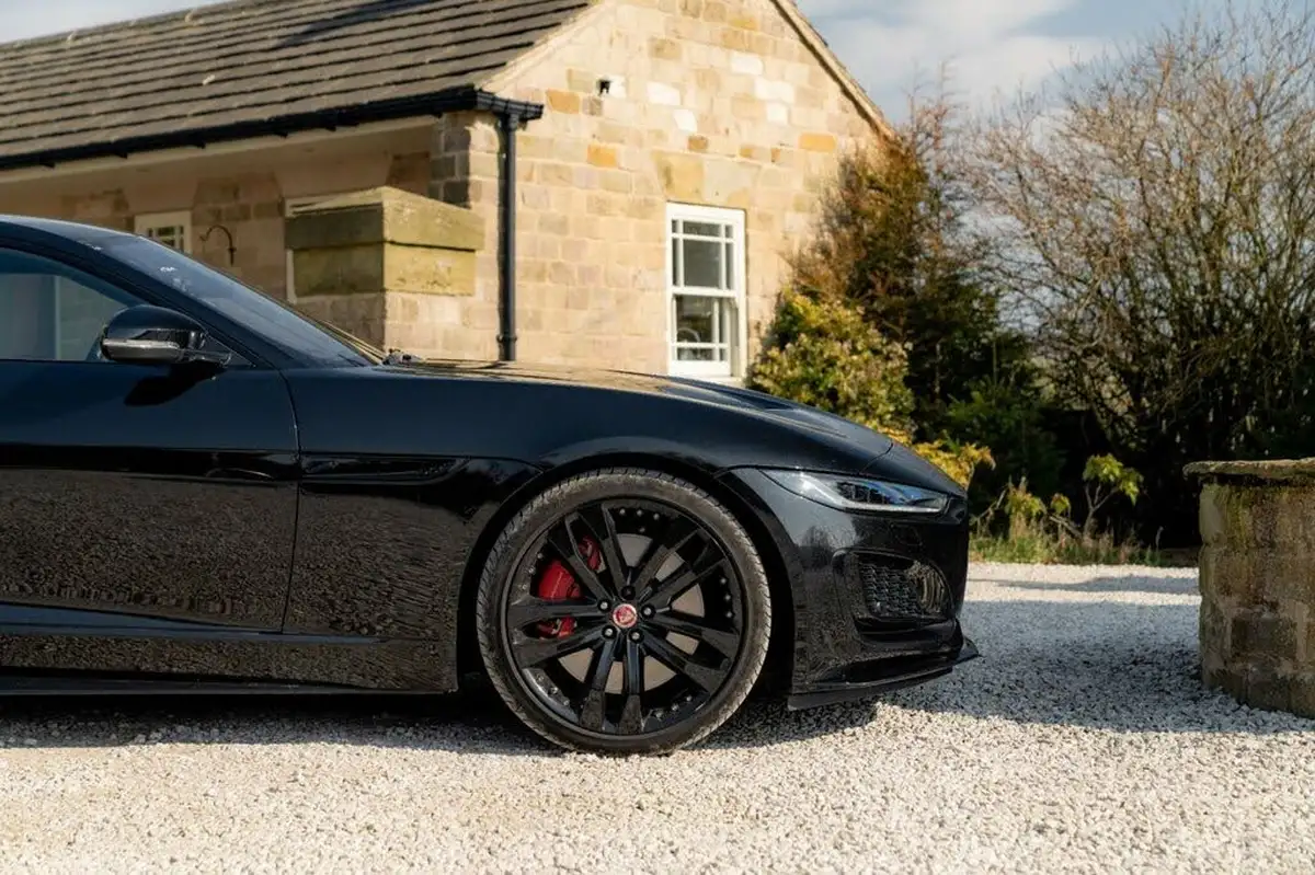 2022-jaguar-f-type-50-v8-p450-r-dynamic-black-awd-coupe-big-9