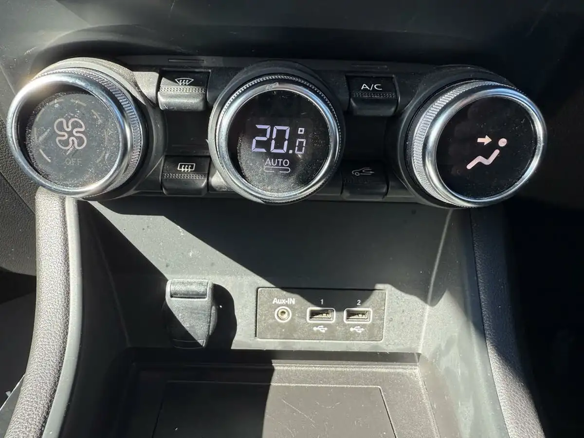 2022-renault-captur-13-tce-iconic-edition-edc-auto-big-44