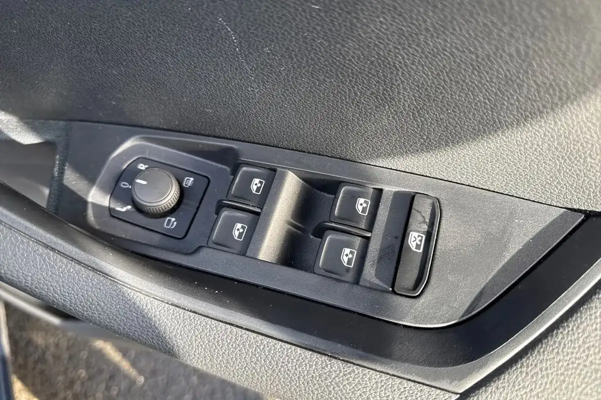 2023-skoda-karoq-15-tsi-se-drive-dsg-big-20