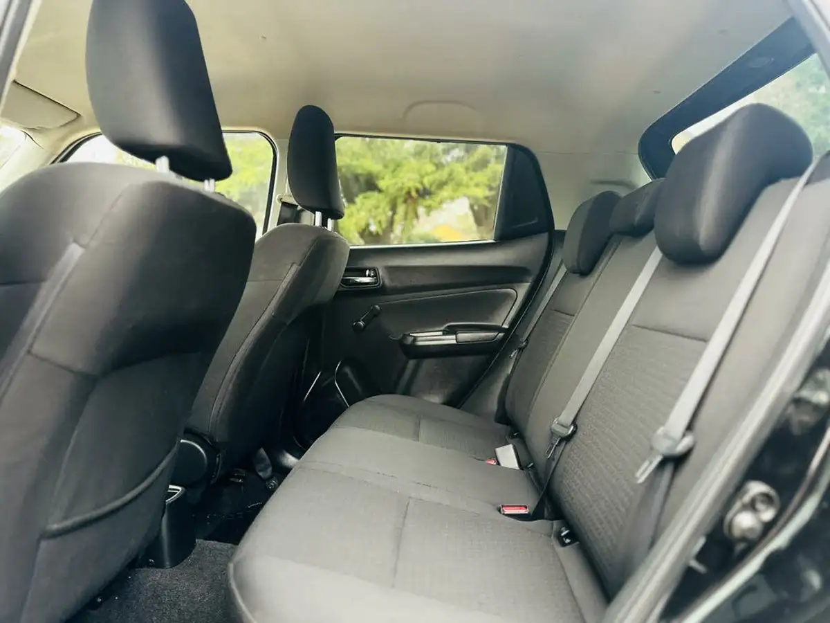 2019-suzuki-swift-12-dualjet-attitude-big-53