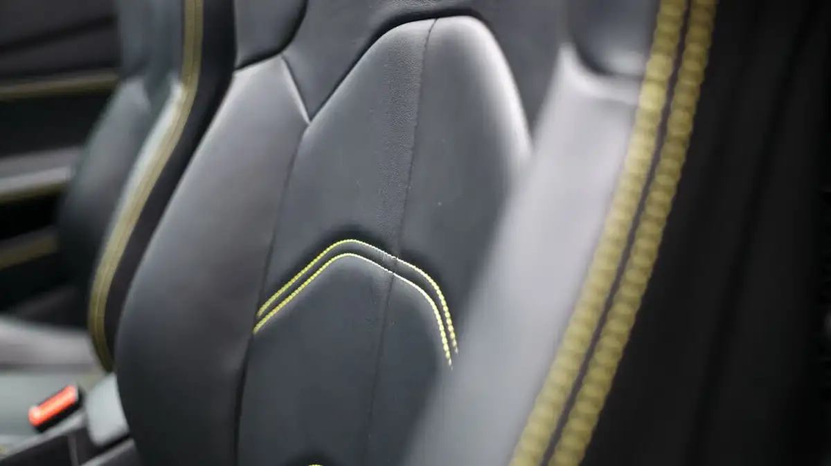 2016-ferrari-488-39-488-spider-big-18