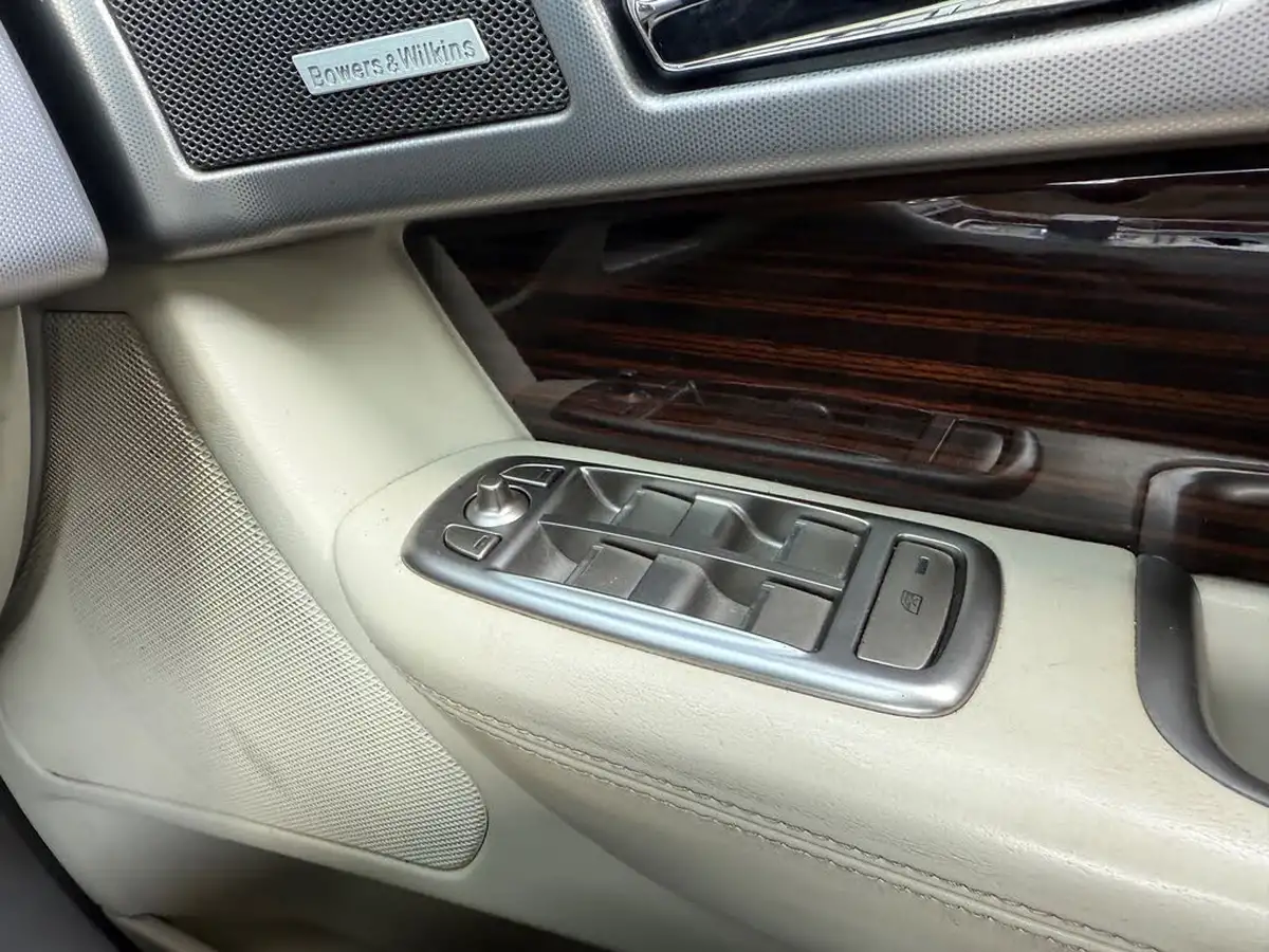 2011-jaguar-xf-30td-portfolio-237bhp-big-2