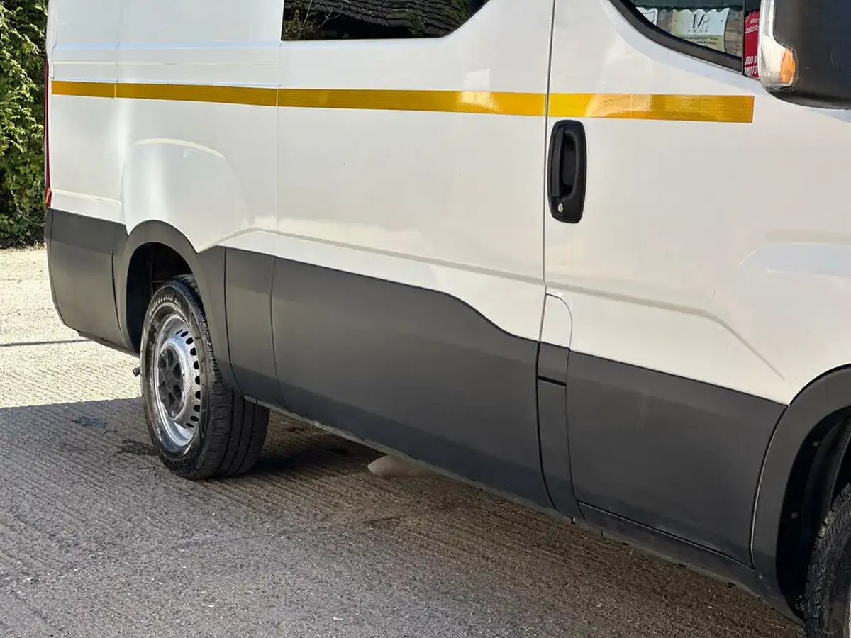 2016-iveco-daily-s-class-23td-35s13v-3000-h1-plus-panel-big-19