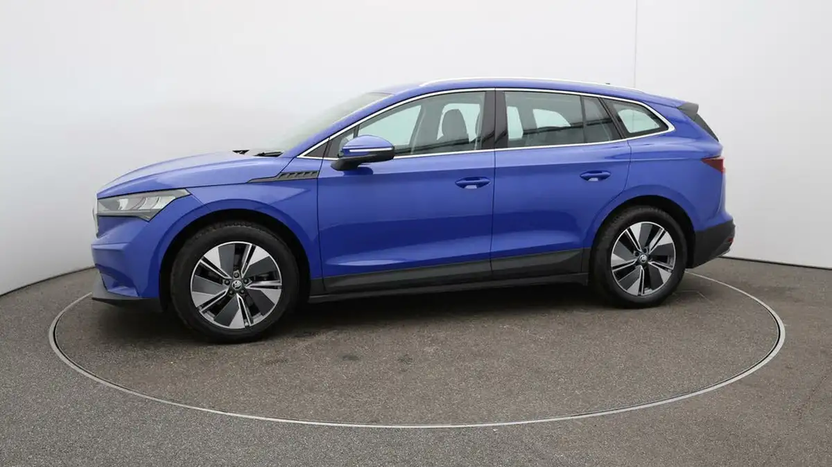 2022-skoda-enyaq-e-80-82-kwh-big-64