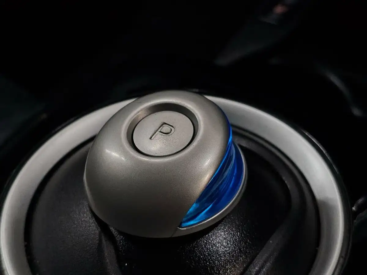 2015-nissan-leaf-e-tekna-24kwh-big-64