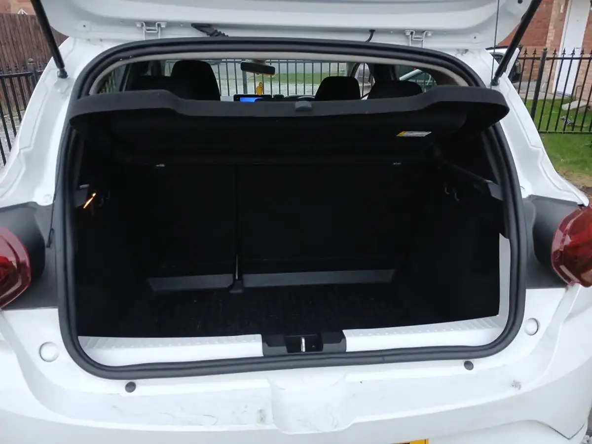 2022-dacia-sandero-10-tce-comfort-90bhp-cvt-big-4