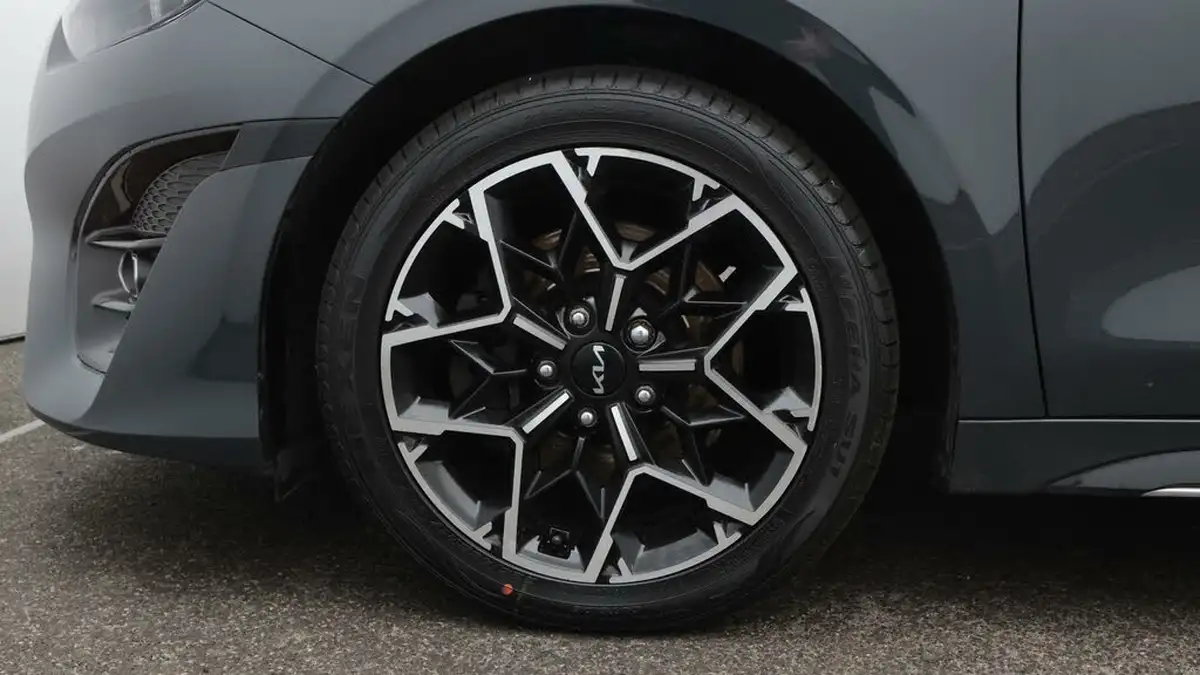 2021-kia-pro-ceed-15-t-gdi-gt-line-big-18