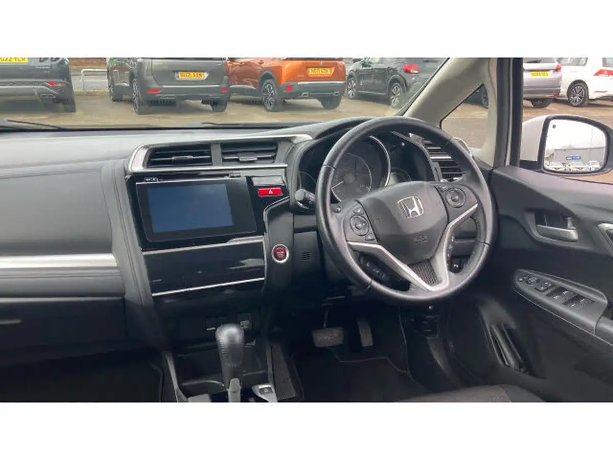 2016-honda-jazz-13-i-vtec-ex-navi-cvt-big-9