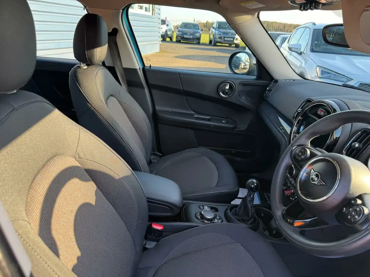 2019-mini-countryman-15-cooper-classic-big-34