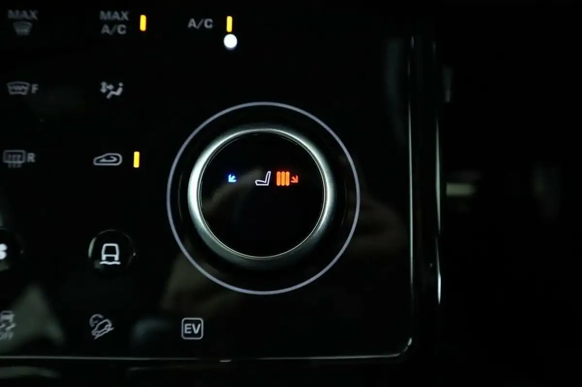 2021-land-rover-range-rover-evoque-15-p300e-r-dynamic-s-big-22