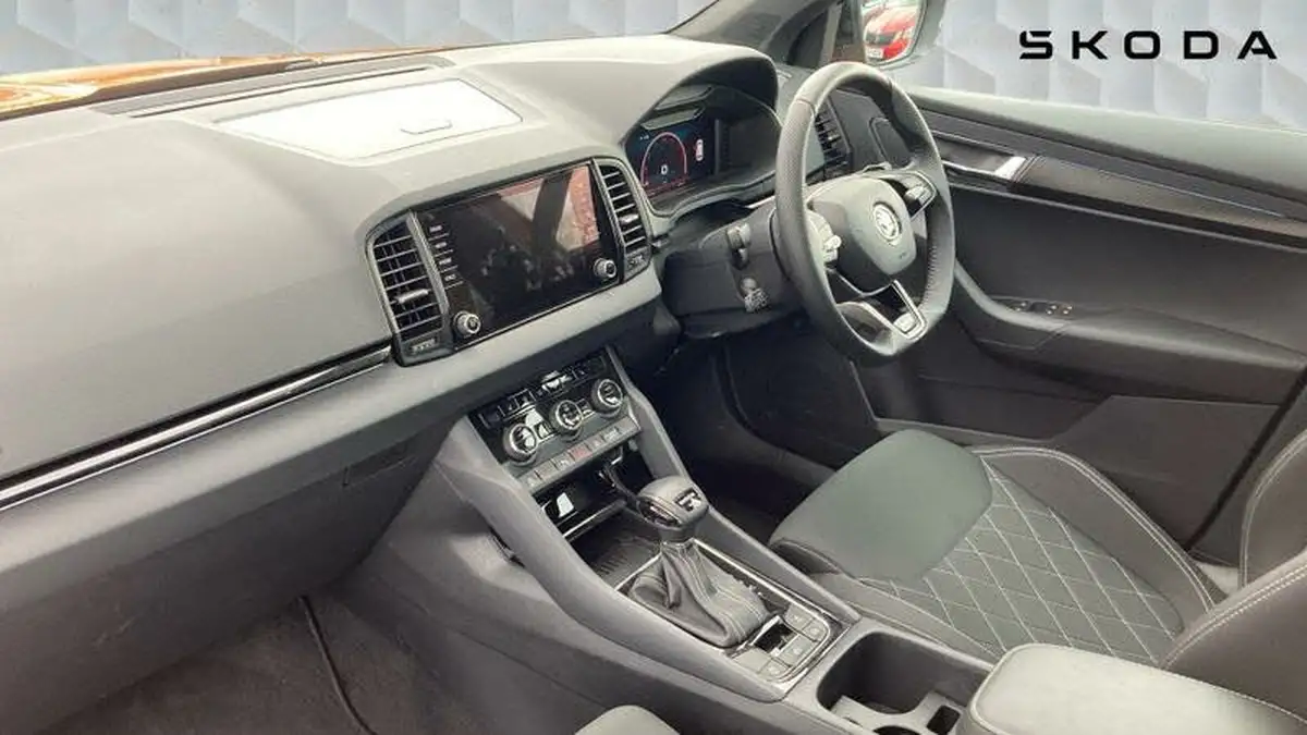 2025-skoda-karoq-20tdi-sportline-edition-big-1