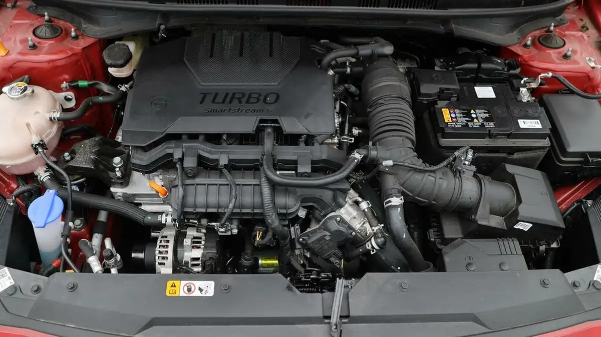 2024-hyundai-i20-10-t-gdi-premium-big-19