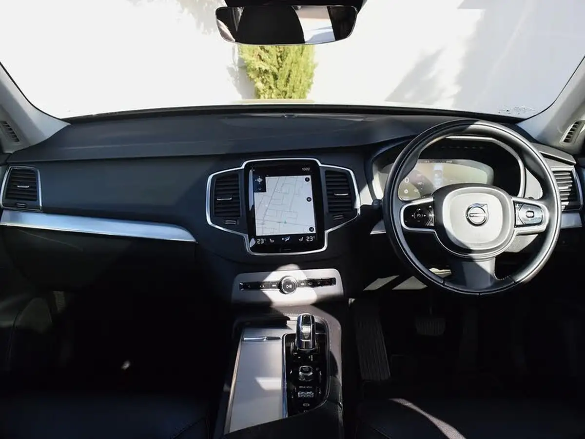 2018-volvo-xc90-20-t8-momentum-20-384bhp-awd-twin-engine-big-19