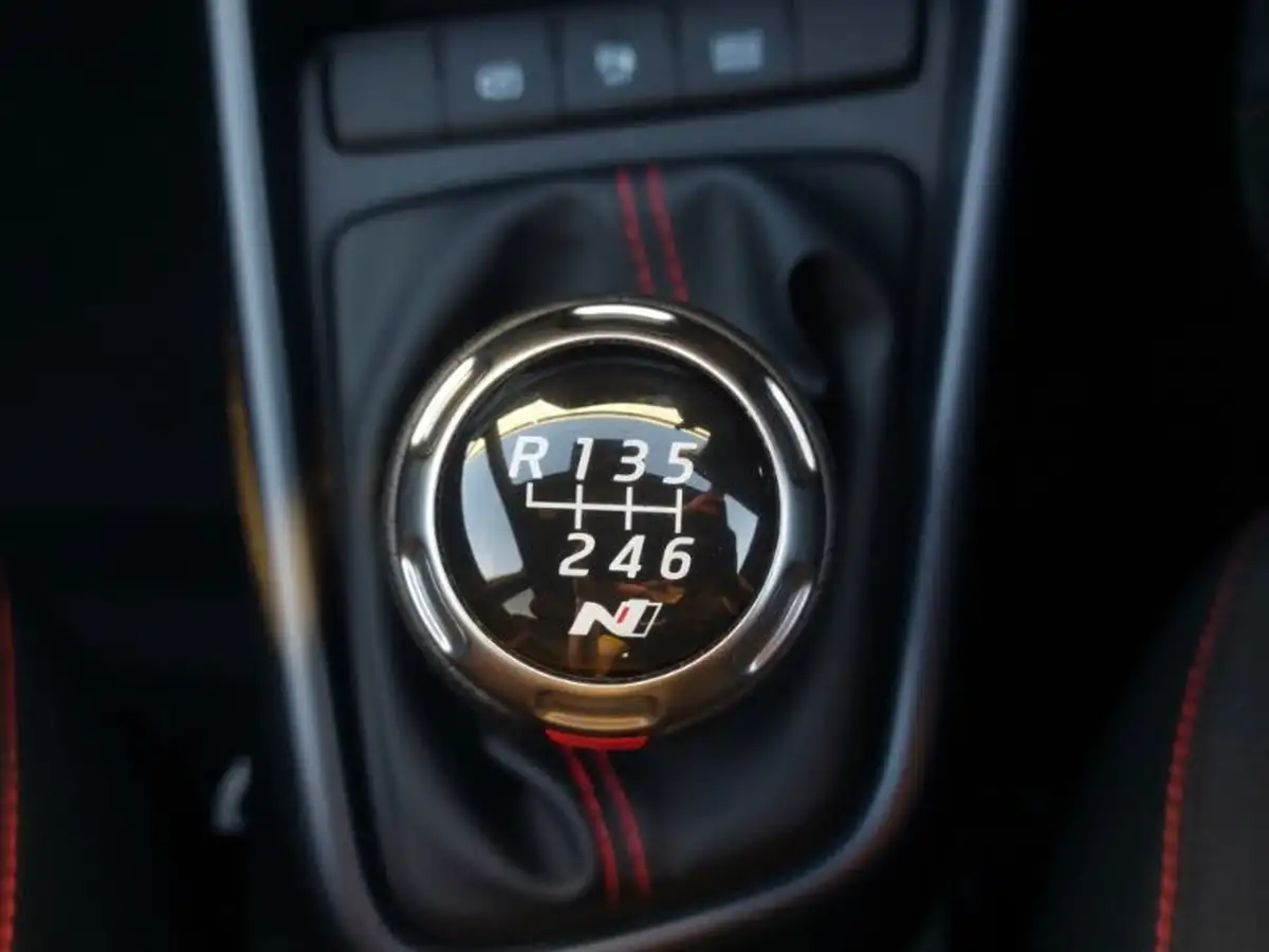 2024-hyundai-i20-10-t-gdi-n-line-eclutch-imt-big-13