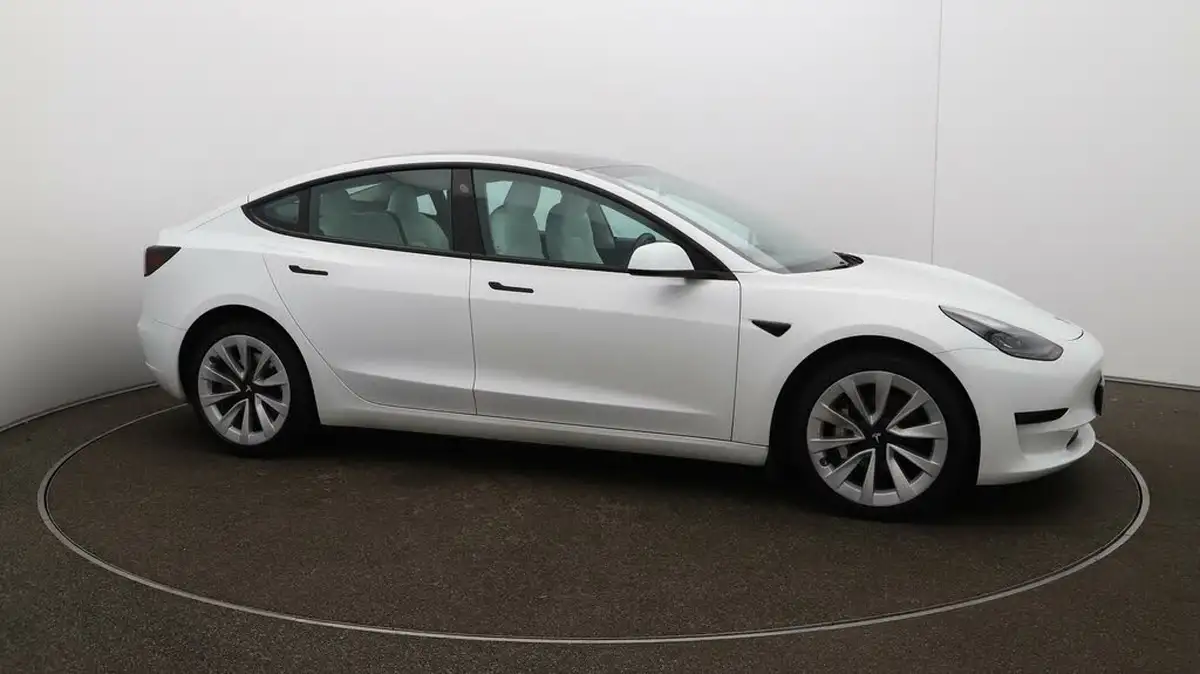2021-tesla-model-3-e-standard-plus-big-43