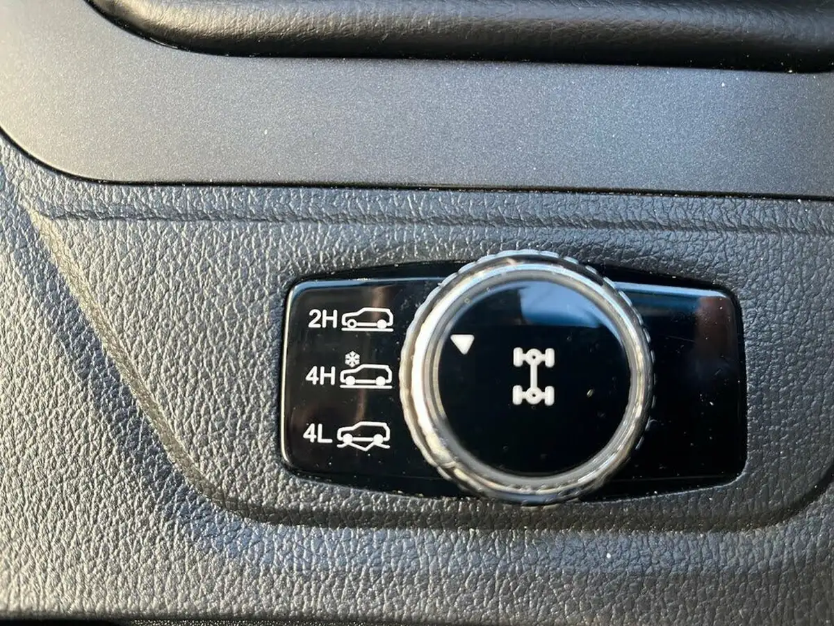 2019-kgm-ssangyong-musso-22td-rebel-big-19