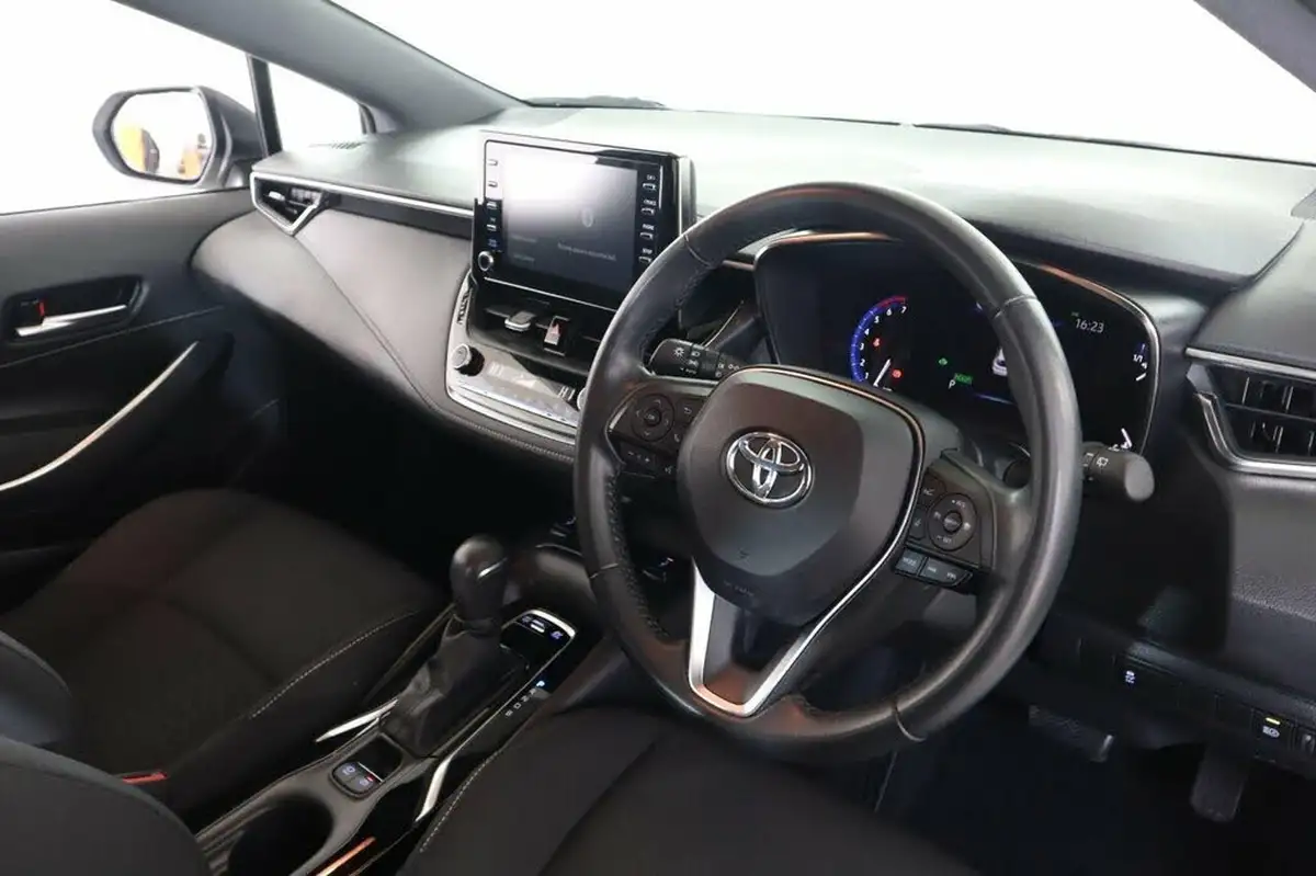 2022-toyota-corolla-18-vvt-i-icon-120bhp-spare-wheel-touring-sports-5d-big-43