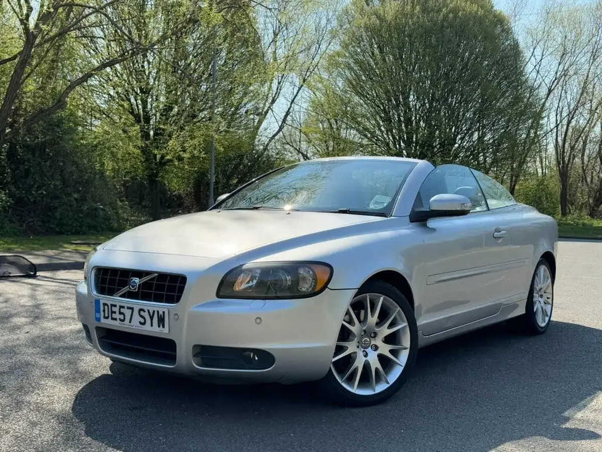 2007-volvo-c70-24-se-lux-geartronic-big-2