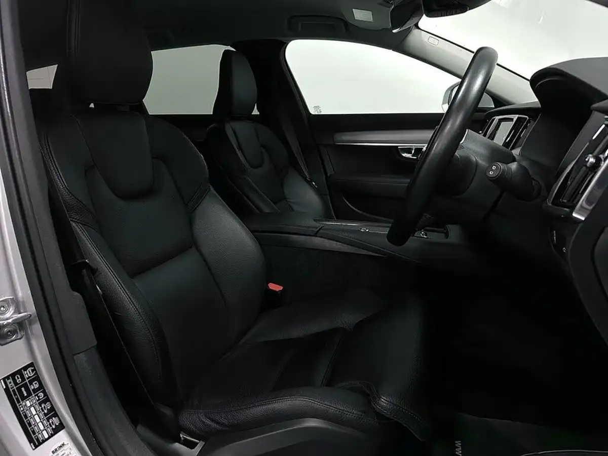 2021-volvo-v90-20-b4-momentum-big-21