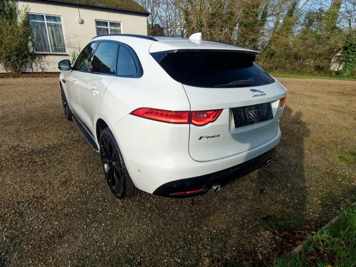 2018-jaguar-f-pace-30td-s-awd-big-18
