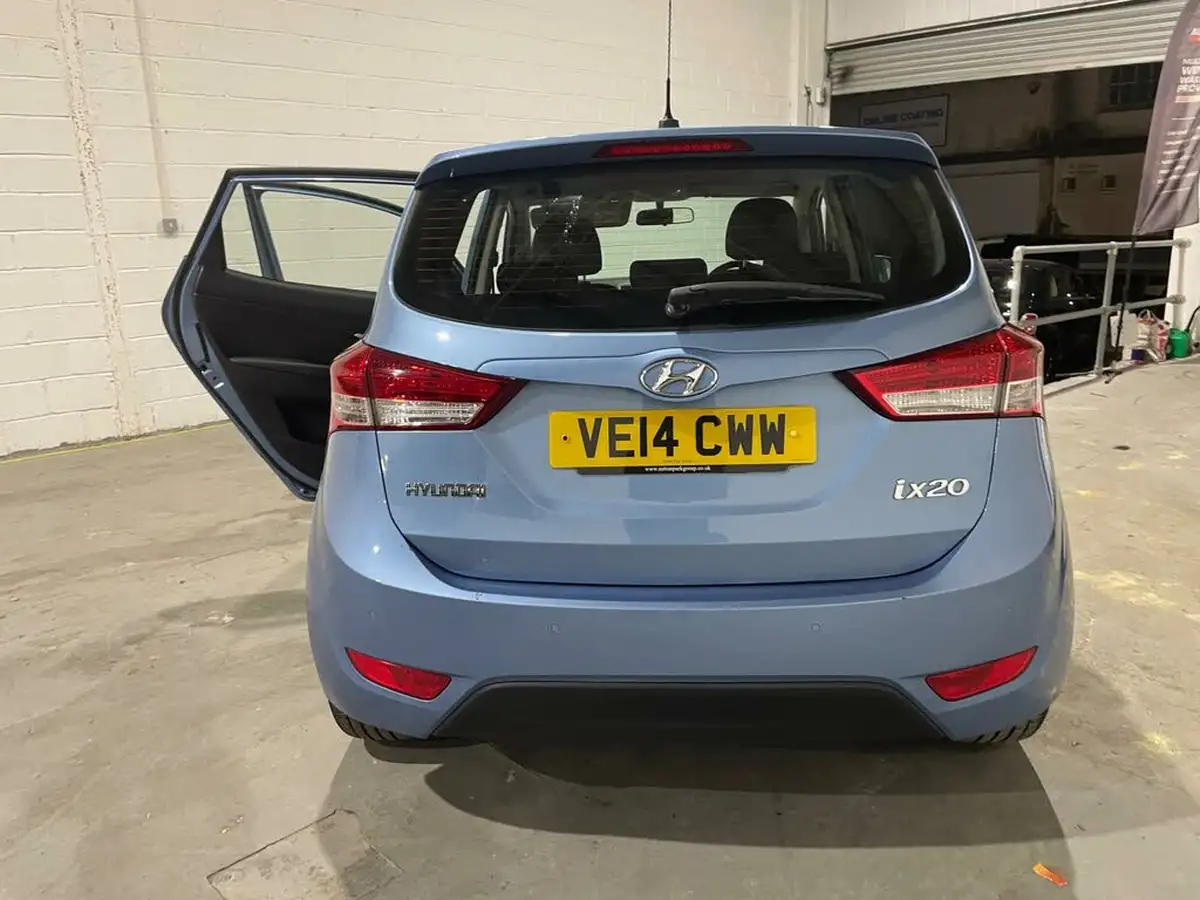 2014-hyundai-ix20-14-active-90ps-big-9