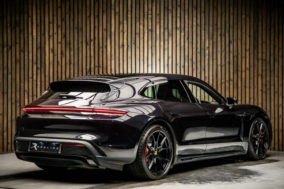 2023-porsche-taycan-e-gts-sport-turismo-big-3
