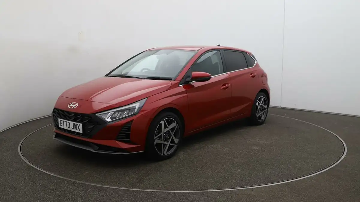 2024-hyundai-i20-10-t-gdi-premium-two-tone-roof-big-3