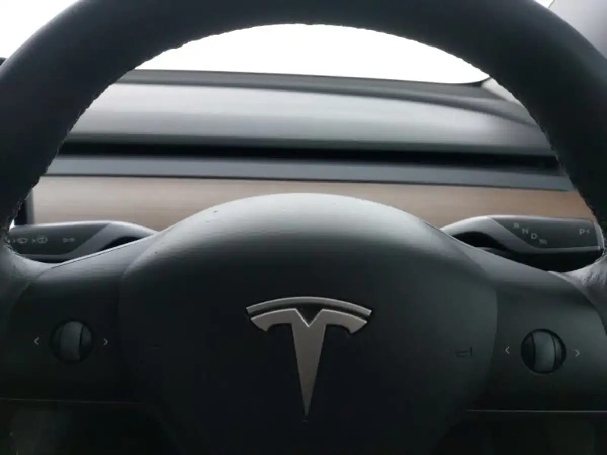 2021-tesla-model-3-e-long-range-awd-big-18