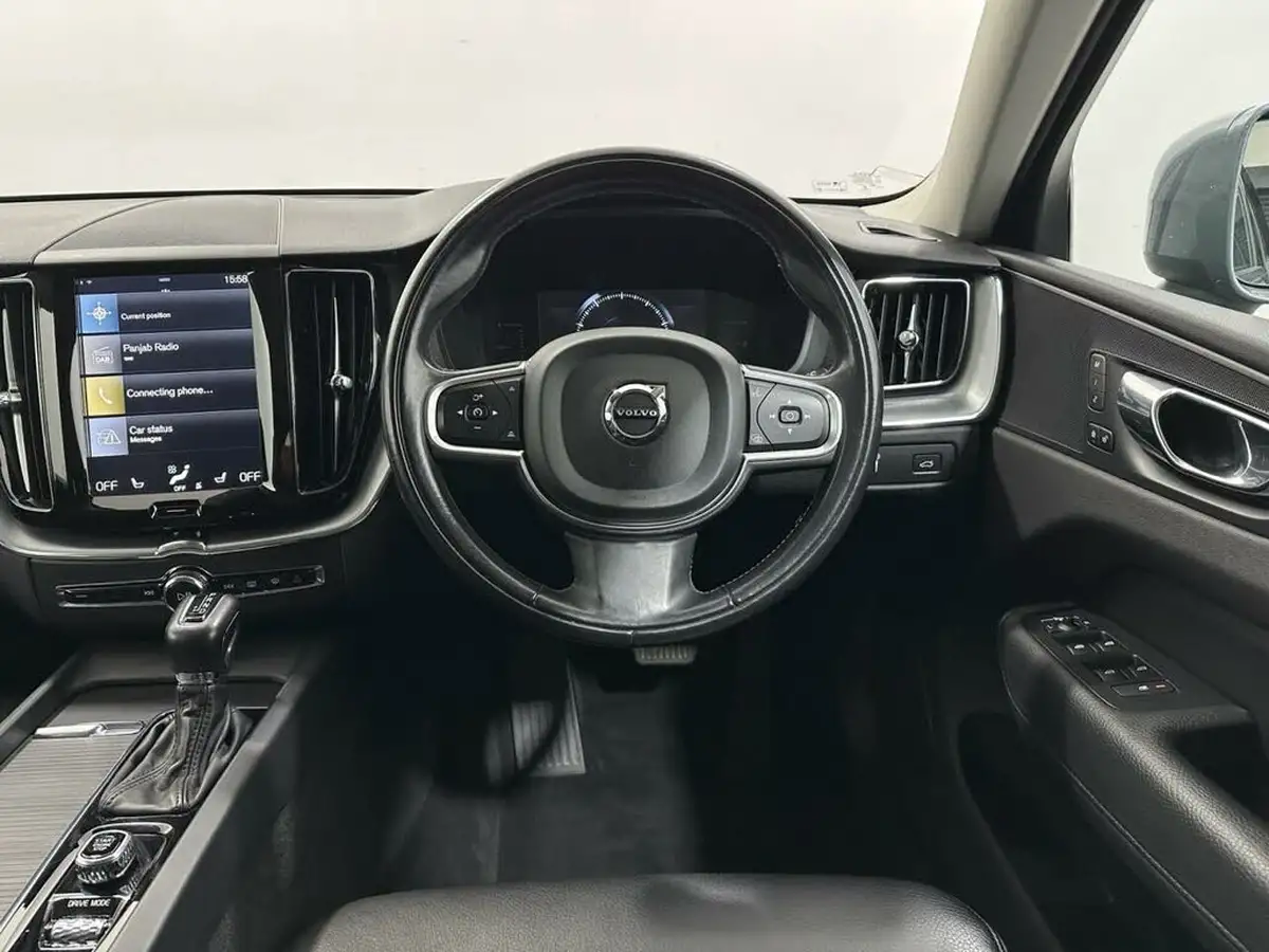 2017-volvo-xc60-20td-d4-momentum-pro-geartronic-big-10