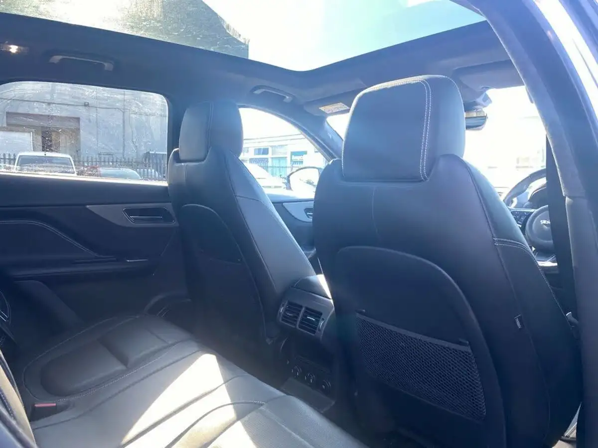 2020-jaguar-f-pace-20-i4d-chequered-flag-180ps-big-15