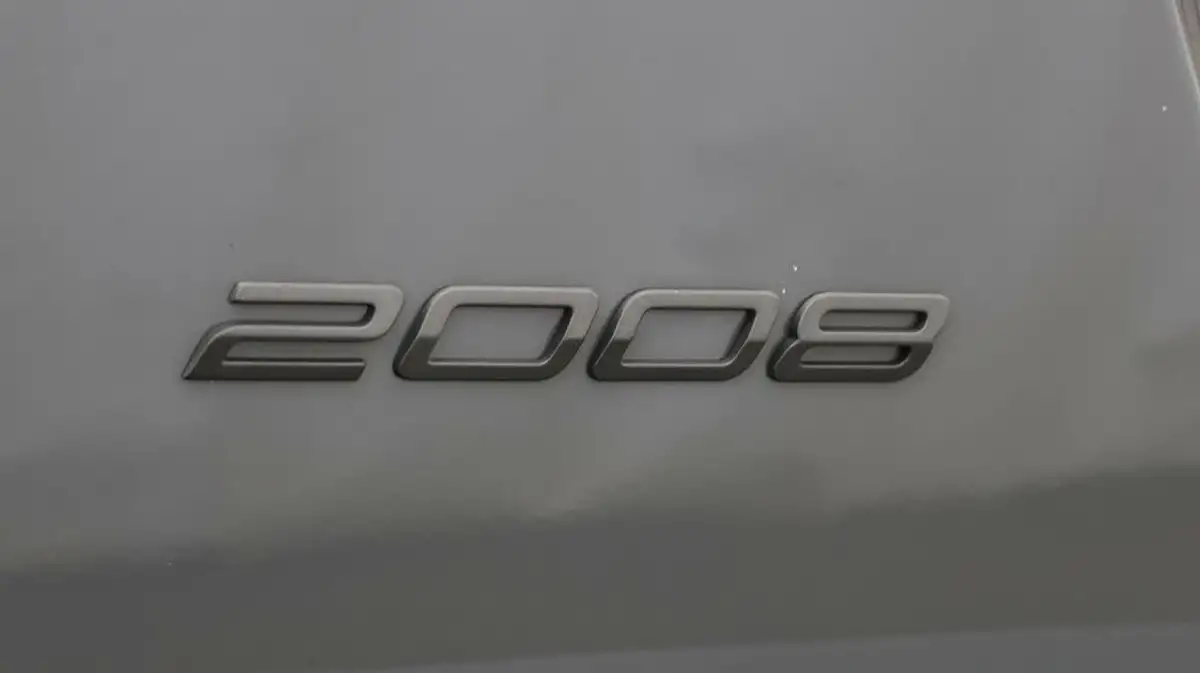 2024-peugeot-2008-suv-12-puretech-gt-130ps-eat8-big-22