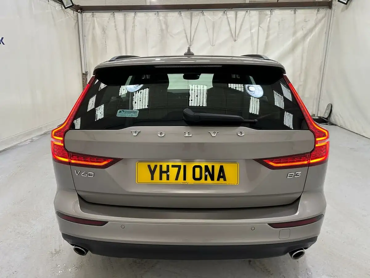 2021-volvo-v60-20-b3-momentum-161bhp-big-5