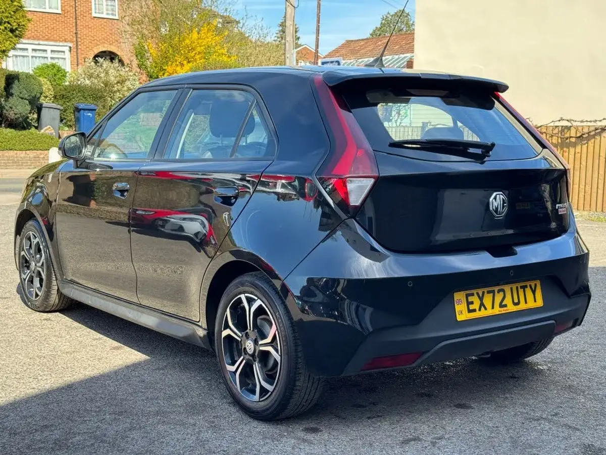 2022-mg-mg3-15-vti-tech-exclusive-nav-big-5