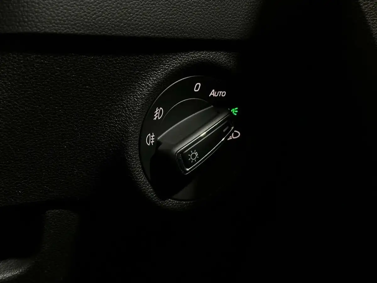 2018-skoda-karoq-16tdi-se-l-scr-1596cc-dsg-big-15