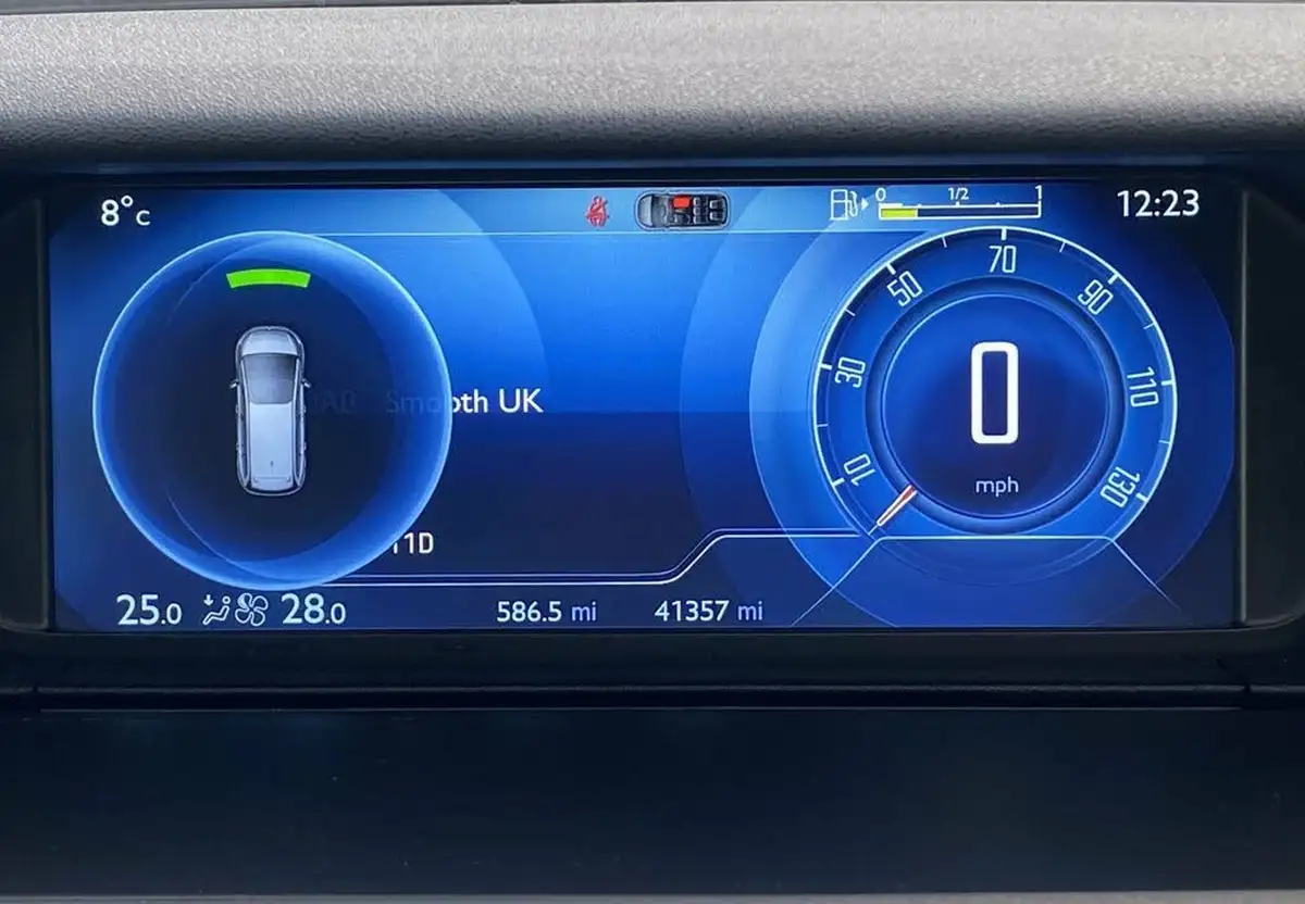 2016-citroen-grand-c4-picasso-16bluehdi-exclusive-big-45