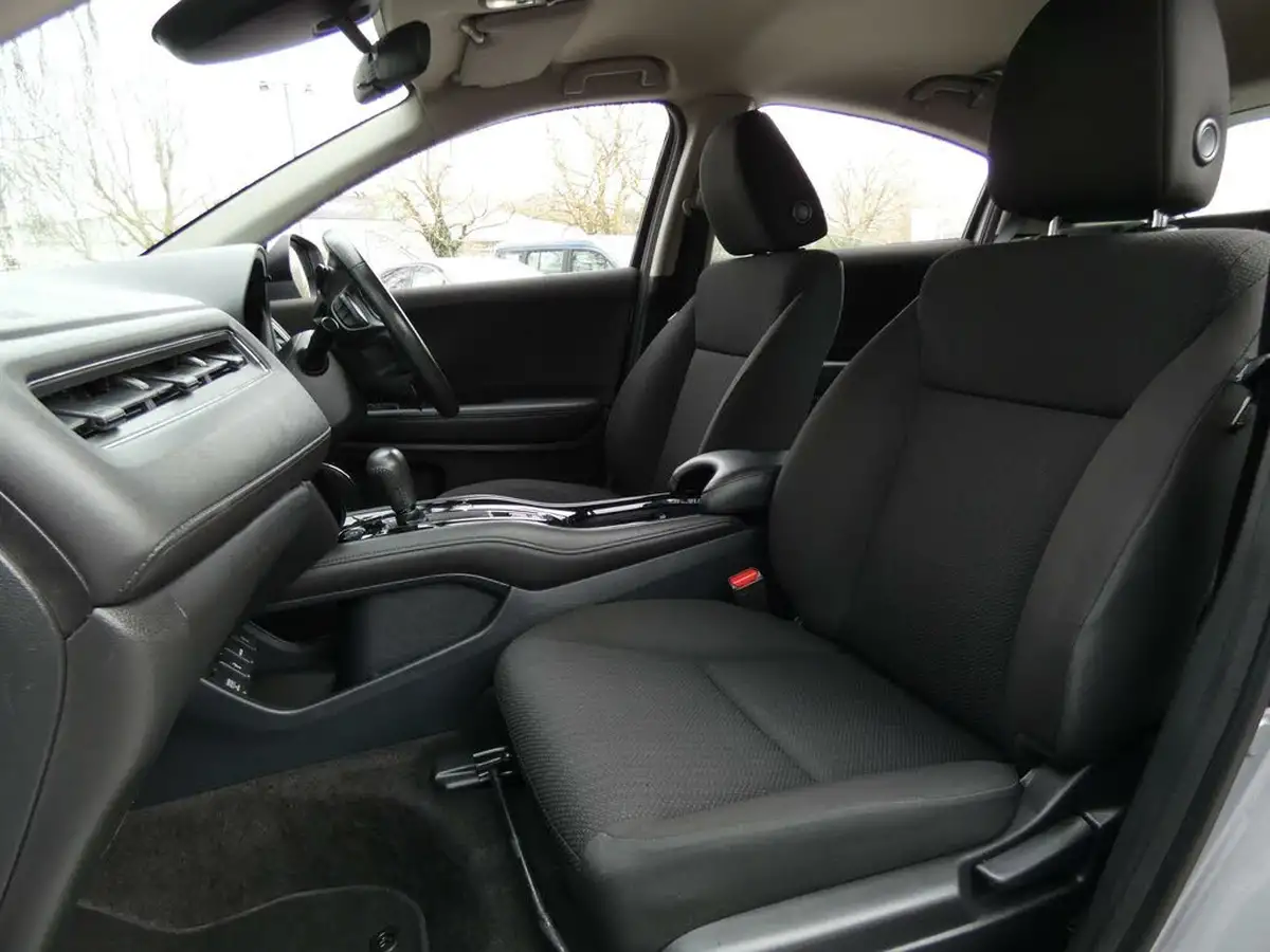2018-honda-hr-v-15-i-vtec-se-cvt-big-16