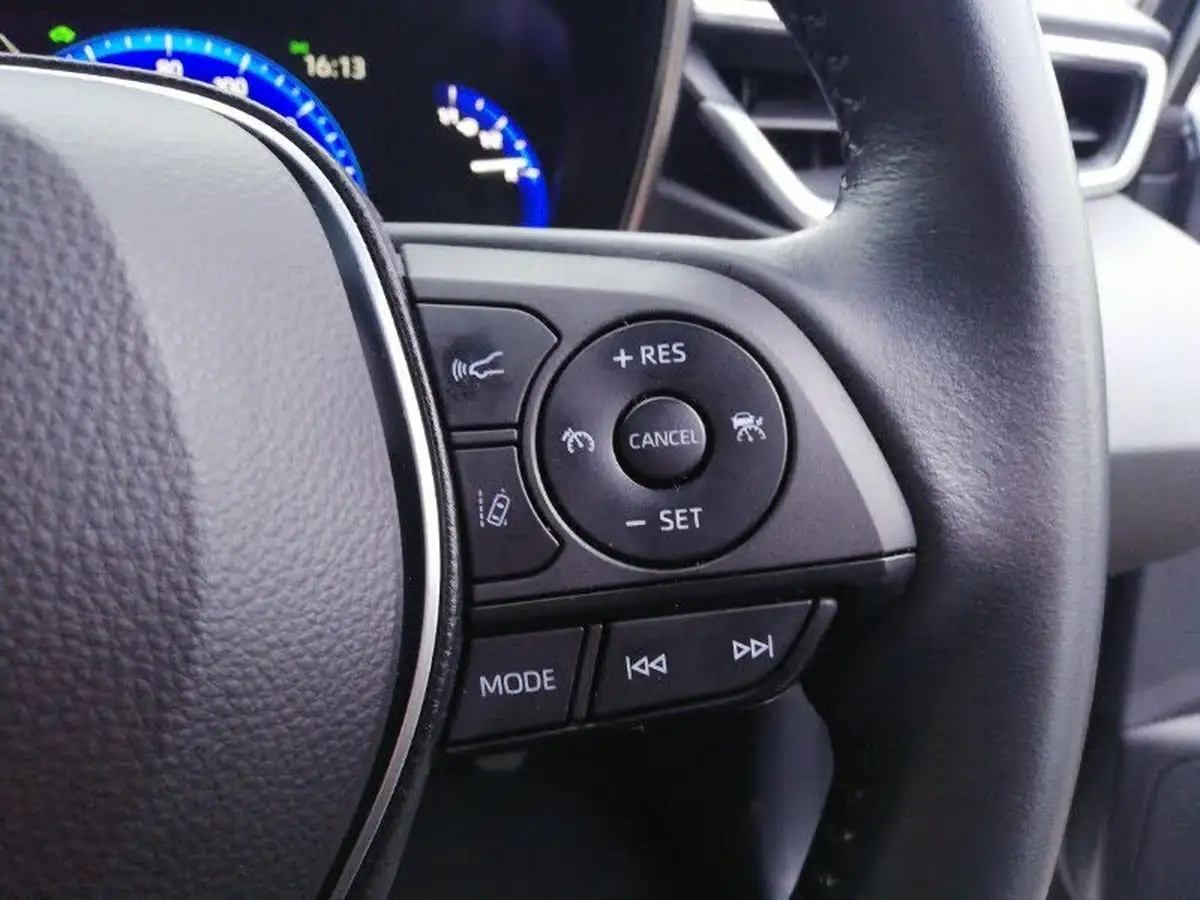 2022-toyota-corolla-20-vvt-i-design-181bhp-spare-wheel-touring-sports-big-15