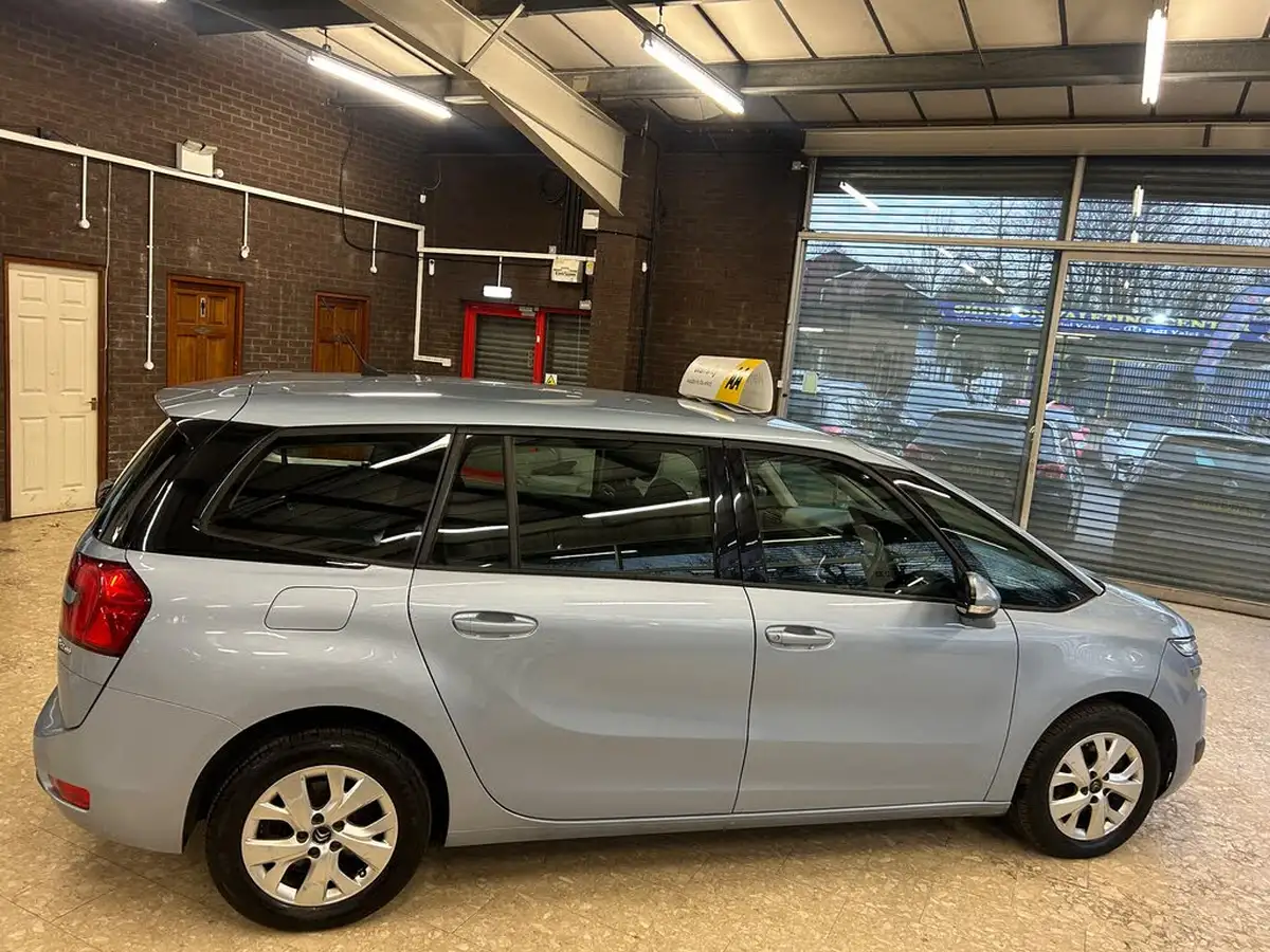 2016-citroen-grand-c4-picasso-16bluehdi-vtr-120ps-big-9